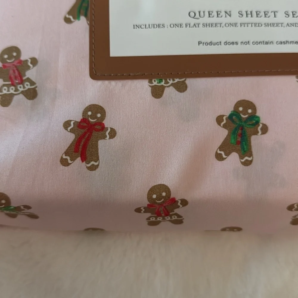 CUPCAKES & CASHMERE Gingerbread Treat Sheet Set in Pink